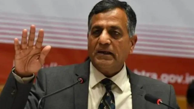 अशोक लवासा ने वोटर लिस्ट से नाम हटाने के मामले में केंद्र को घेरा
