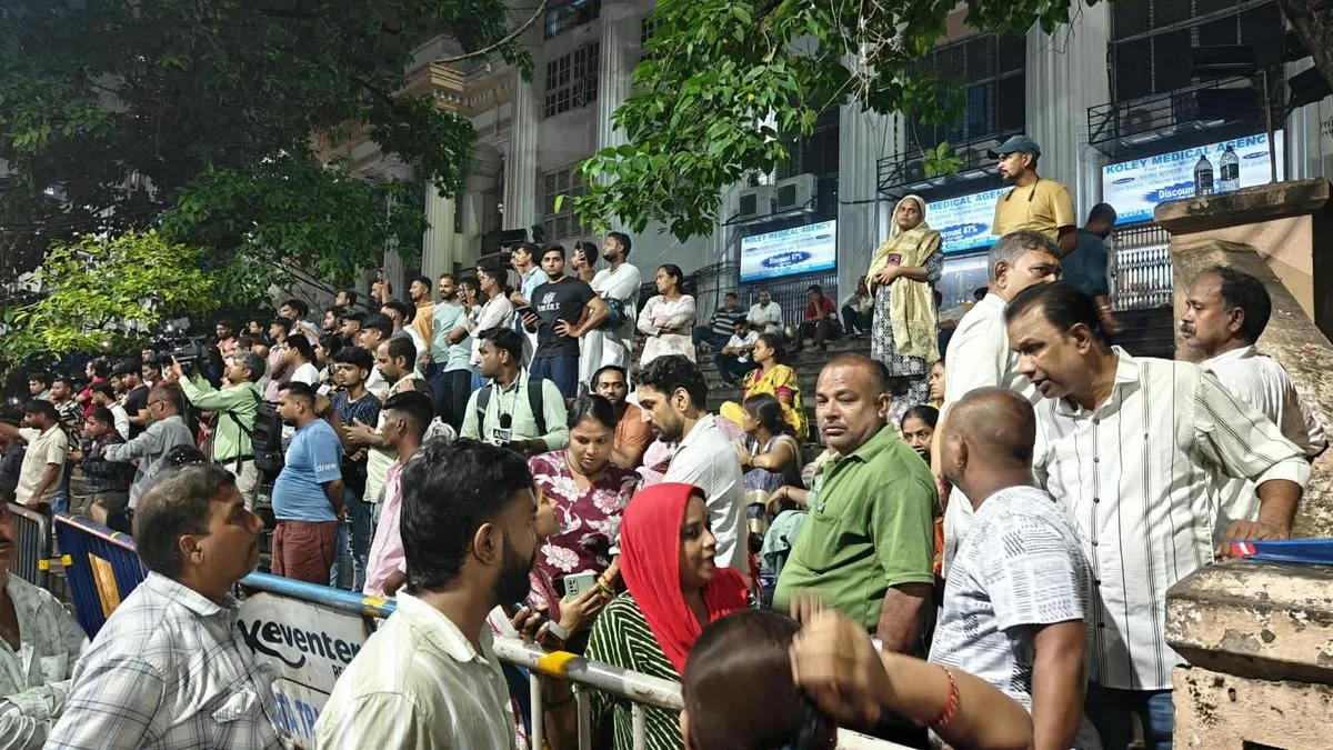 Tragic Stampede at Chorbagan Sarbojanin Durga Puja Leaves 19 Dead