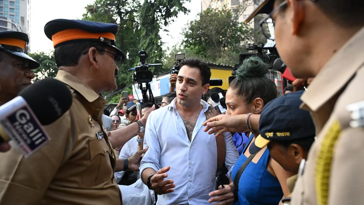 Actor Imran Khan Asked by Mumbai Police to Leave India by October 28