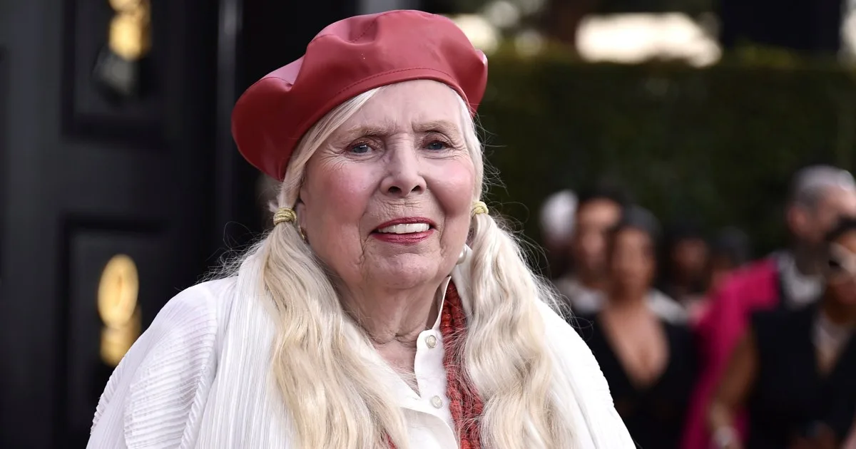 Joni Mitchell becomes American citizen after six decades in the United States