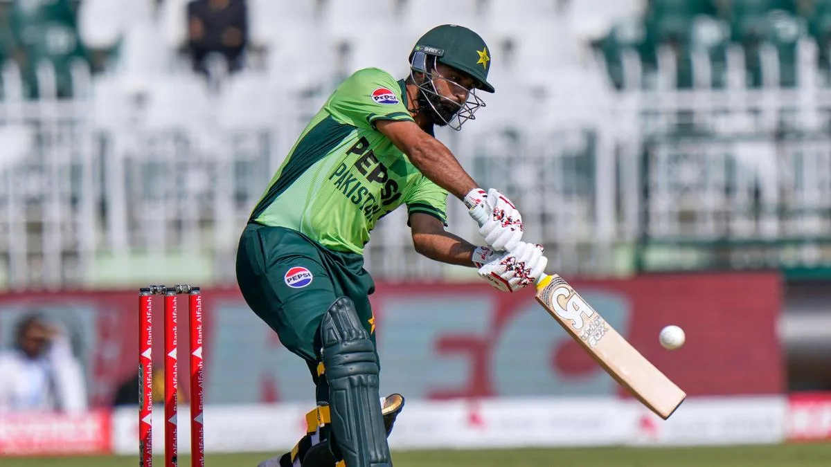 Pak vs SL Tri-Nation Series Match Underway at Rawalpindi Cricket Stadium