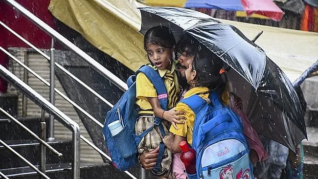 Tamil Nadu sees heavy rain in four districts as low-pressure trough deepens
